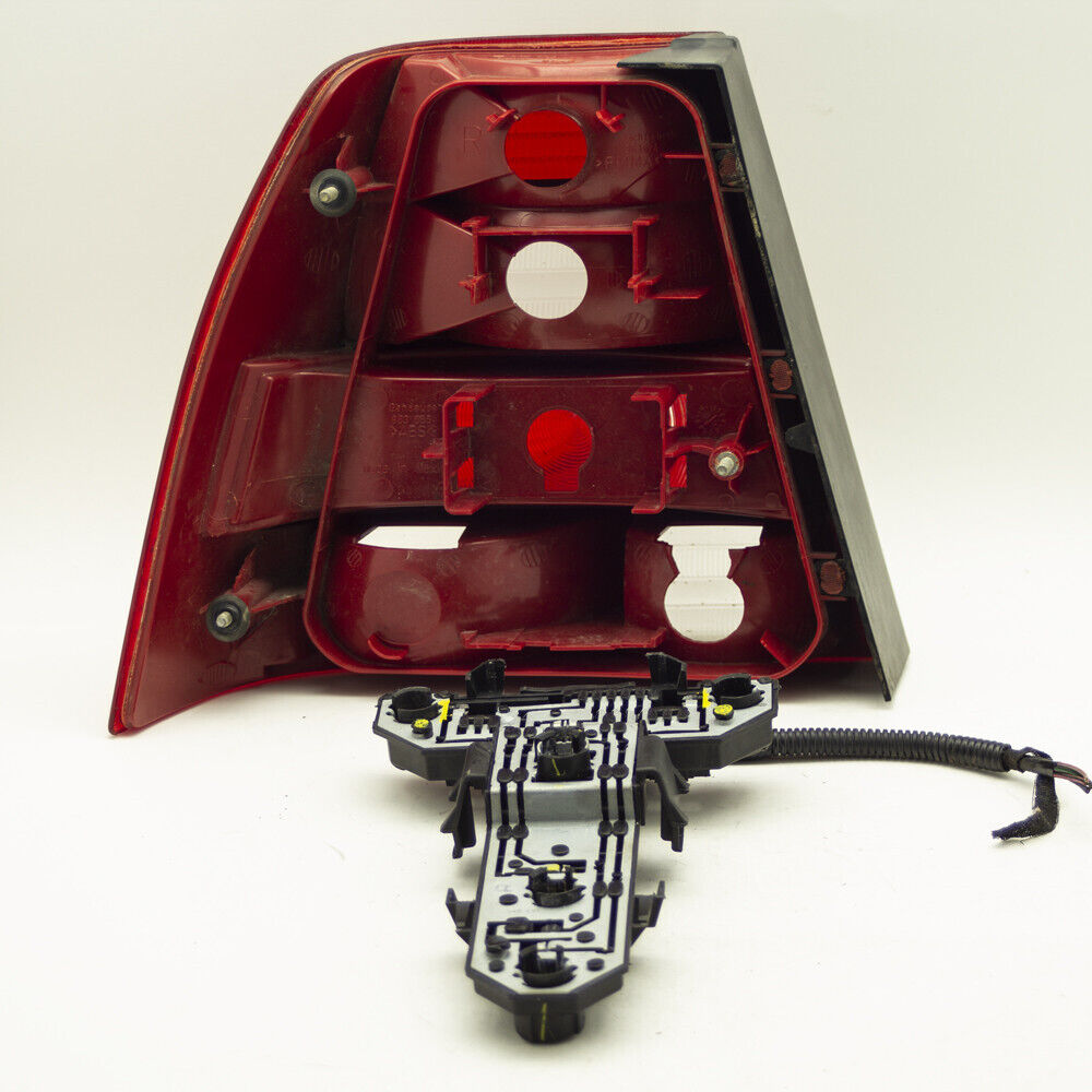 2004-2005 VW Jetta Passenger Right Side Tail Light Lamp Quater Panel Outer OEM