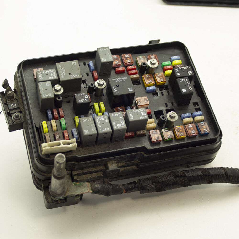 2010 GMC Terrain Chevy Equinox Engine RTIPM Power Module Relay Fuse Box Used OEM