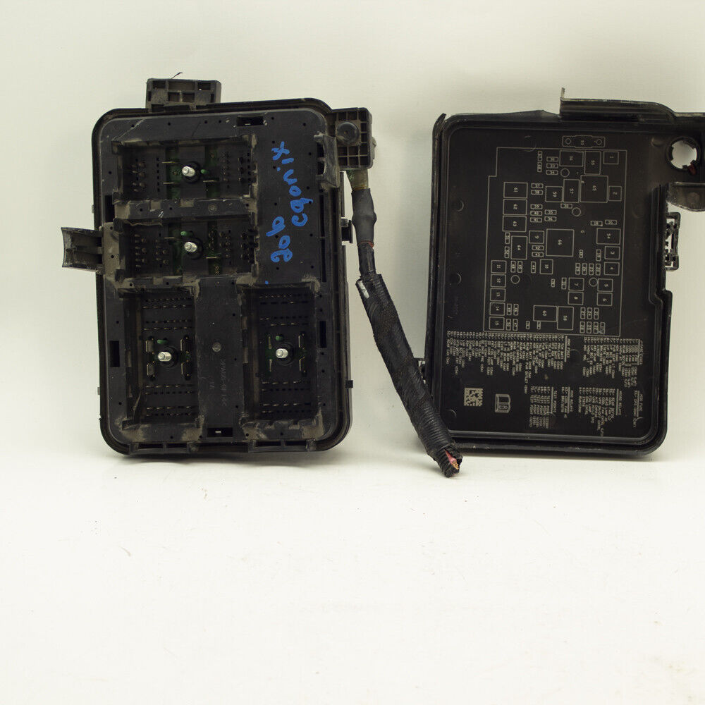 2010 GMC Terrain Chevy Equinox Engine RTIPM Power Module Relay Fuse Box Used OEM