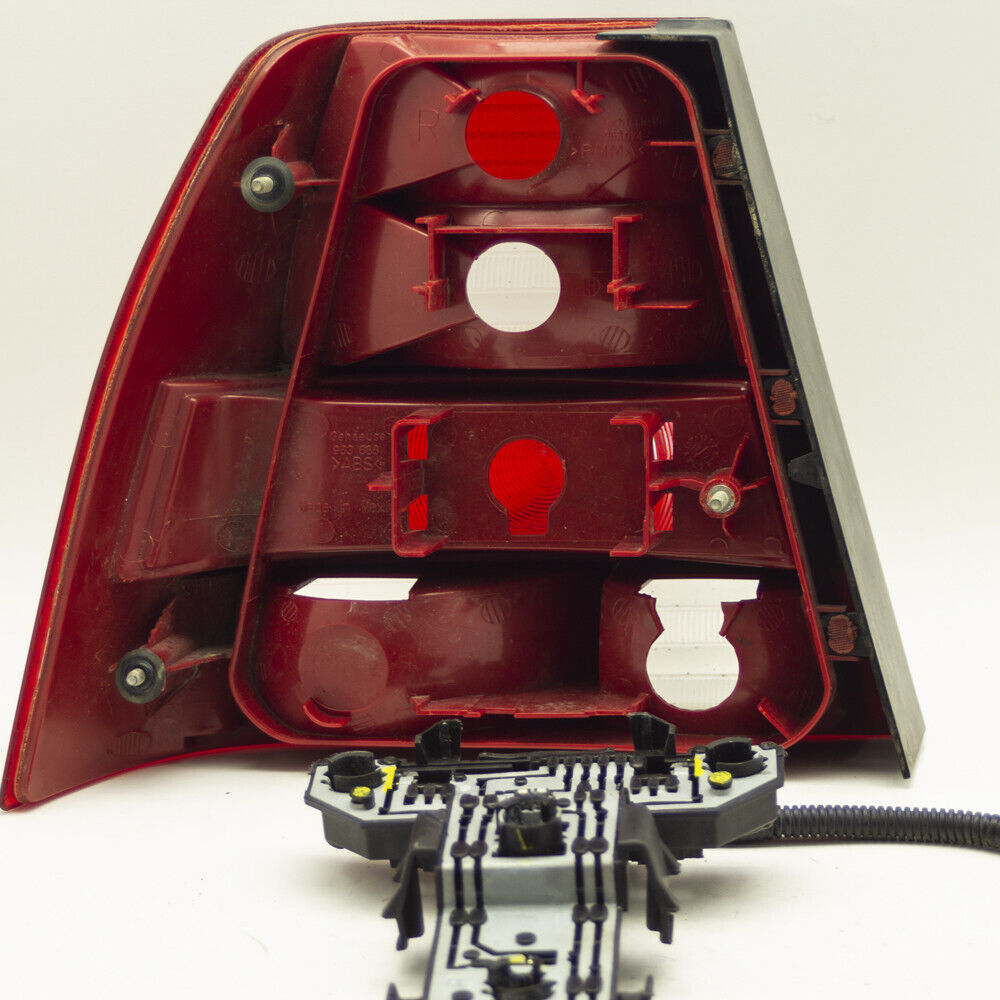 2004-2005 VW Jetta Passenger Right Side Tail Light Lamp Quater Panel Outer OEM