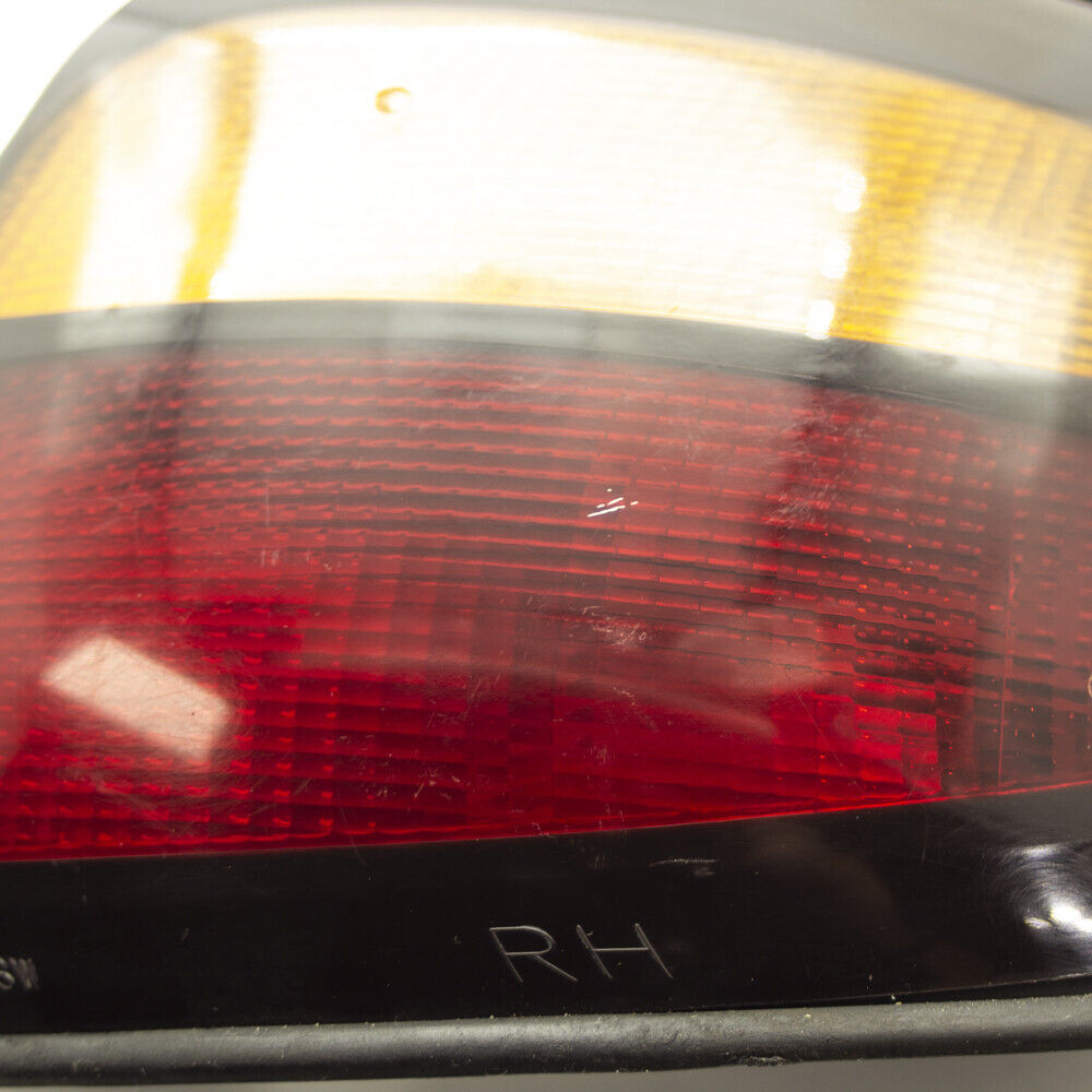 96 97 Ford Taurus Sable Rear Outer Right Hand Side Tail Light Lamp Assembly