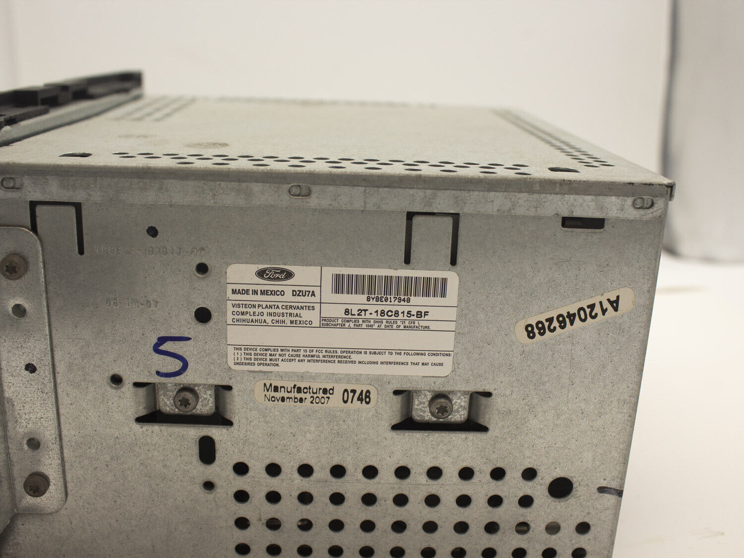 OEM Audio 6 Disc CD Player AM FM Radio For 08-09 Ford Explorer and Mountaineer