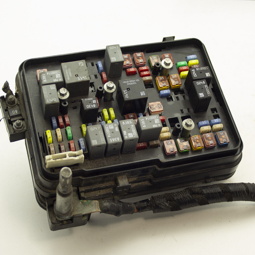 2010 GMC Terrain Chevy Equinox Engine RTIPM Power Module Relay Fuse Box Used OEM