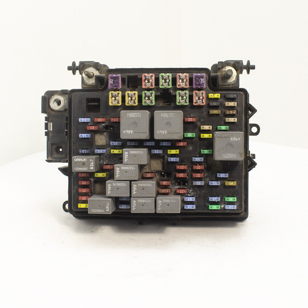 Chevrolet Silverado GMC Yukon Sierra Hummer Under Hood Engine Relay Fuse Box OEM
