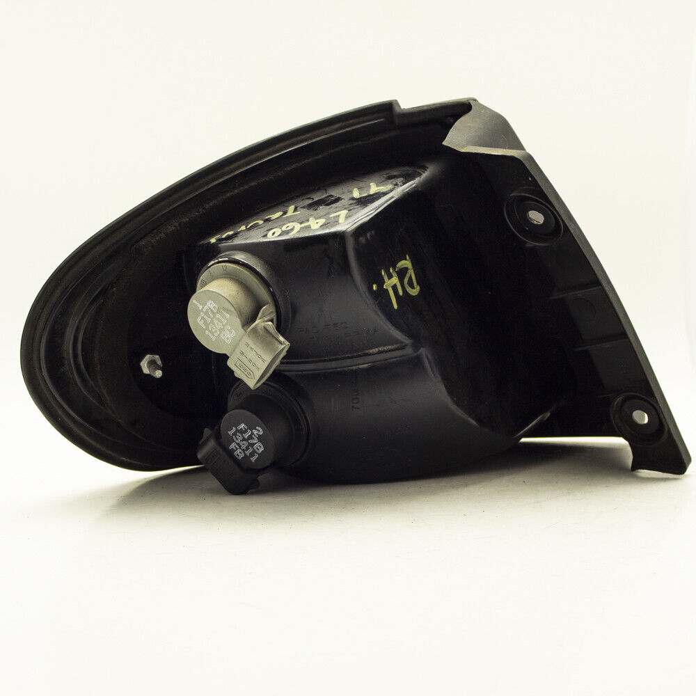 96 97 Ford Taurus Sable Rear Outer Right Hand Side Tail Light Lamp Assembly